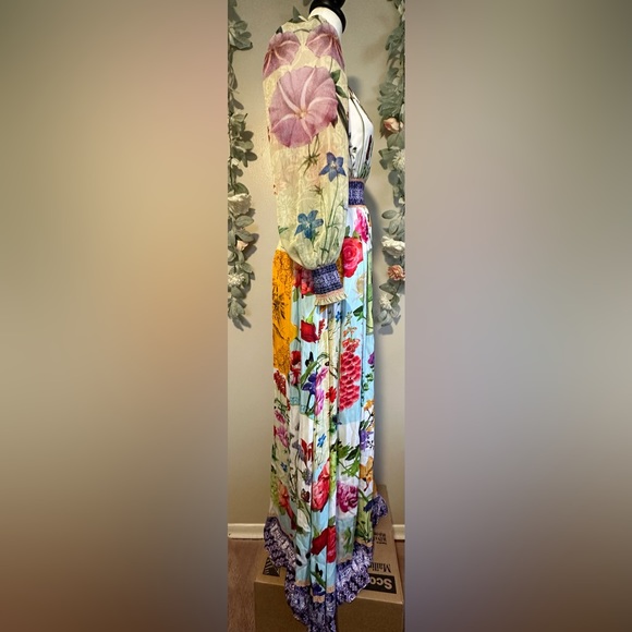 Alice + Olivia Bellami V-Neck Maxi Dress - Picture 6 of 10